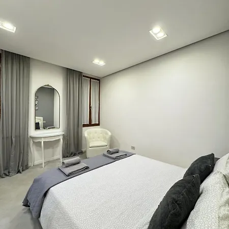 Paola Ca' D'oro شقة